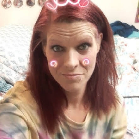 Meet your Posher, Chrissy - Picture 2 of 3